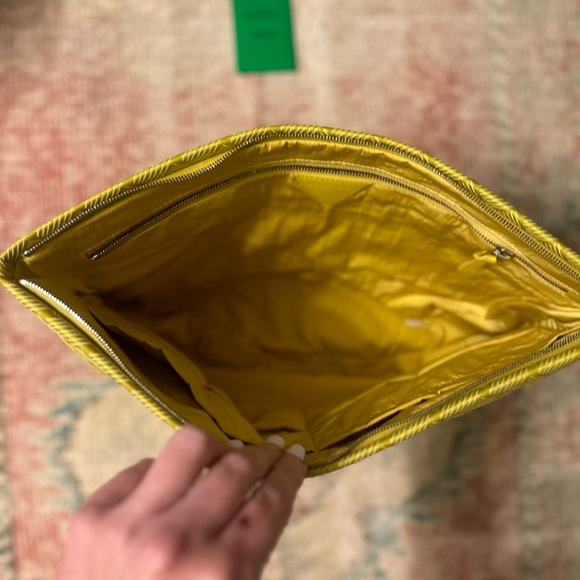 Bottega Veneta Portfolio - Like New - Picture 7 of 11